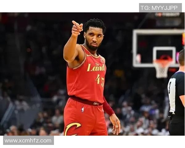 多诺万米切尔带领球队重返巅峰的奋斗历程与精彩瞬间