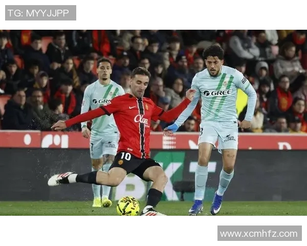 阿森纳与拉齐奥激战正酣赛场比分悬念迭起引人关注